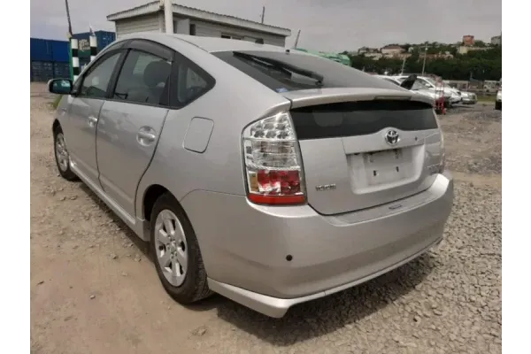 Аренда Toyota Prius в компании Автогарант38
